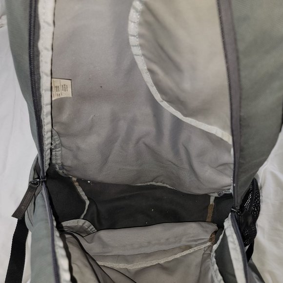 Nike Gray Backpack Lightweight Casual Outdoors School Collage Travel - Picture 8 of 12